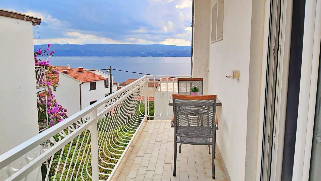 Apartments Nemira Omiš Eksteriør billede