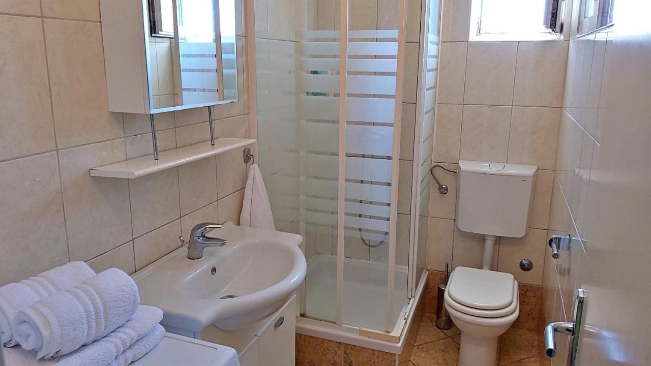 Apartments Nemira Omiš Eksteriør billede