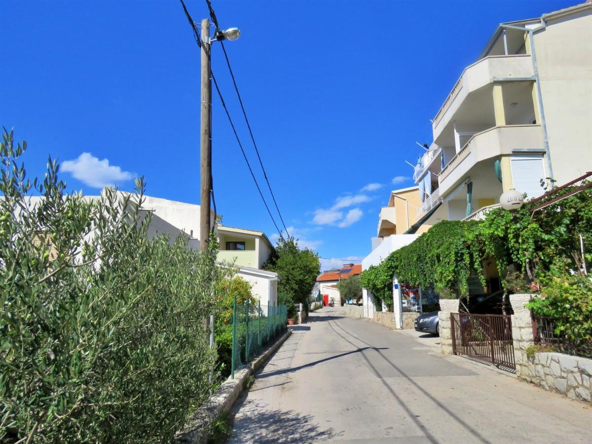 Apartments Nemira Omiš Eksteriør billede
